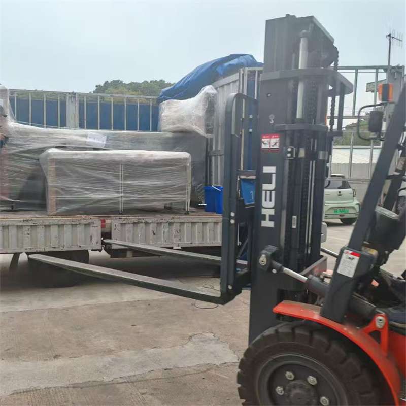 安定区独山子区：物流专线的高效货运之旅